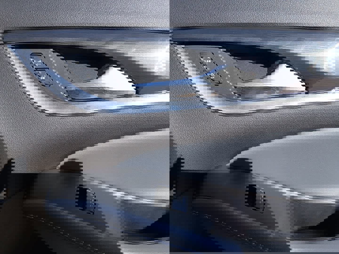 Used 2019 Buick Enclave Essence image 32