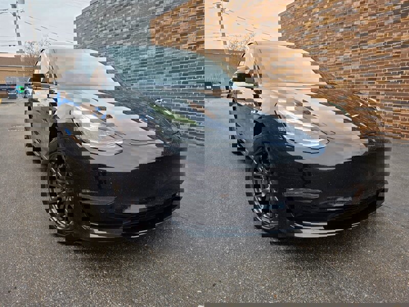 Used 2018 Tesla Model 3 Long Range image 3