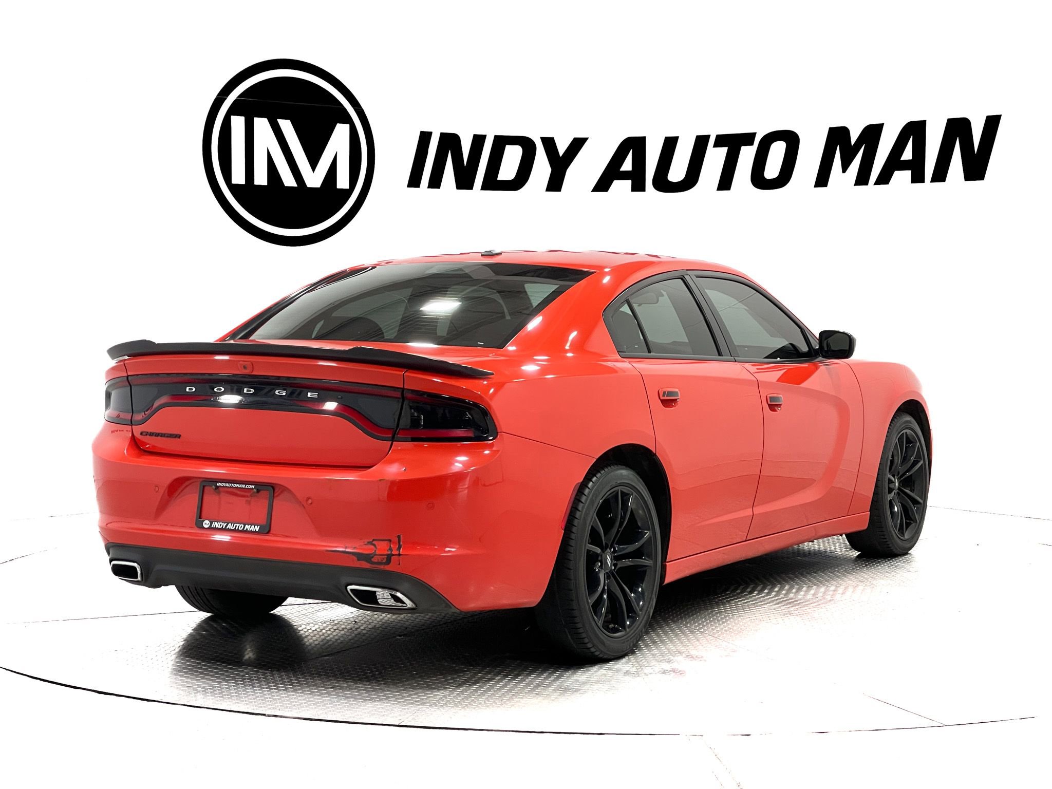 Used 2018 Dodge Charger SXT w/ Blacktop Package image 4