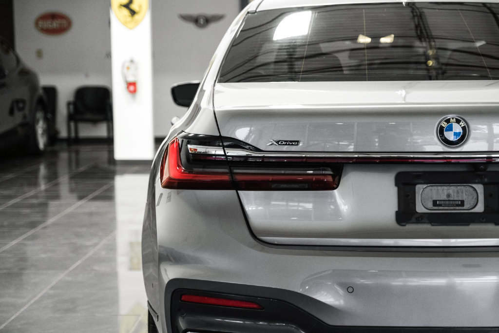 Used 2021 BMW 750i xDrive w/ M Sport Package AWD/4WD image 49