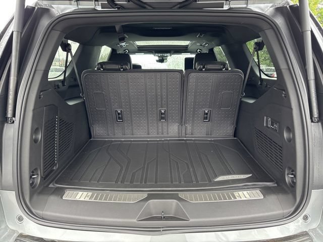 New 2026 Chevrolet Suburban Premier AWD/4WD image 40