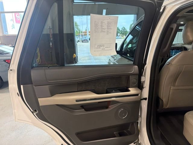 Used 2018 Ford Expedition Limited w/ Equipment Group 301A AWD/4WD image 12