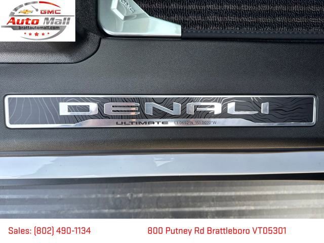 New 2026 GMC Yukon Denali Ultimate AWD/4WD image 12