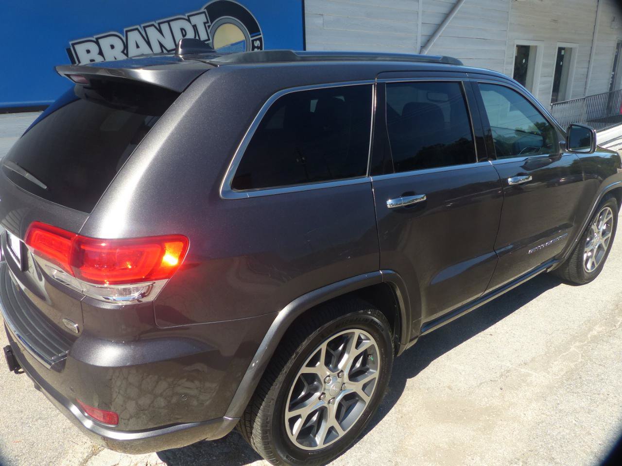 Used 2019 Jeep Grand Cherokee Overland AWD/4WD image 5