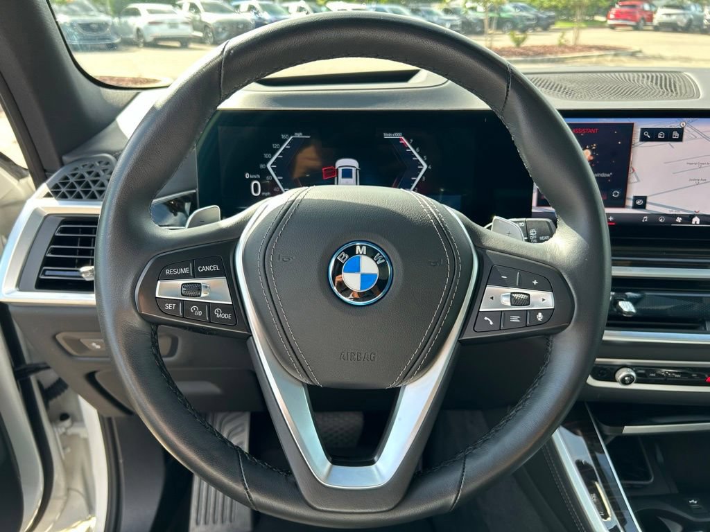 Used 2025 BMW X5 xDrive50e AWD/4WD image 26
