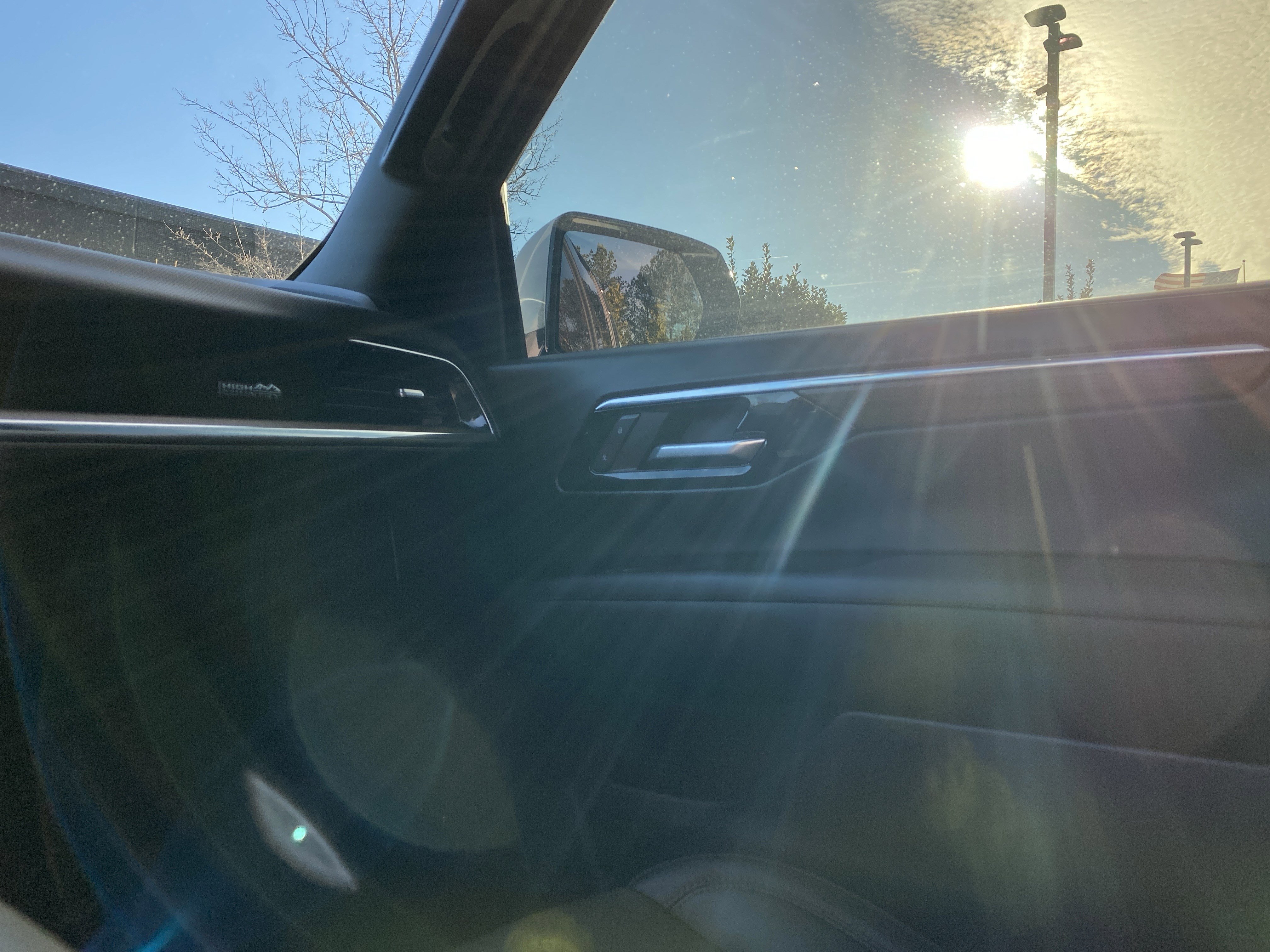 Used 2025 Chevrolet Suburban High Country image 28