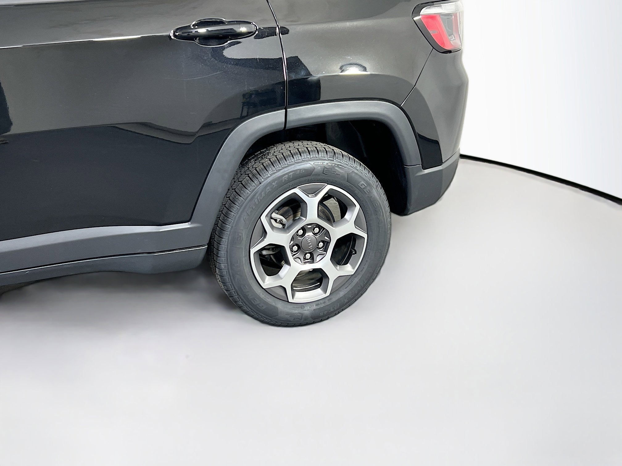 Used 2022 Jeep Compass Trailhawk image 27