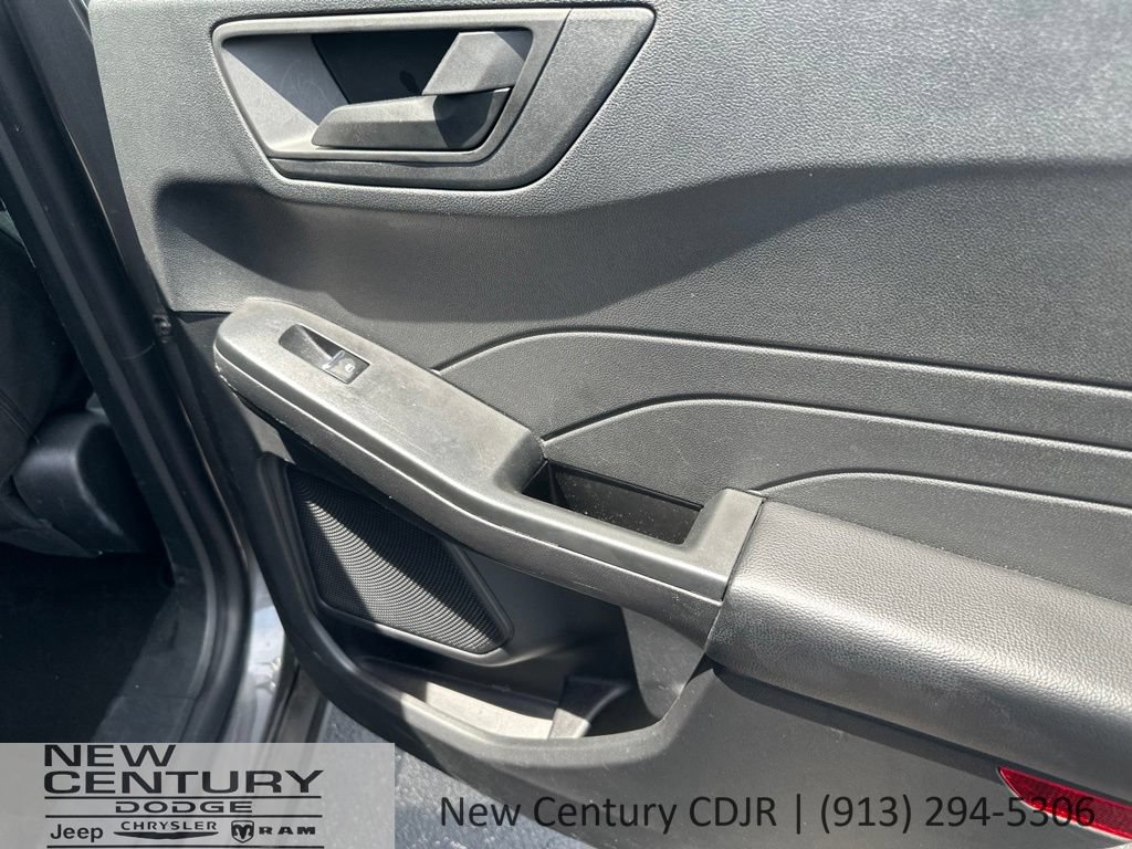 Used 2025 Ford Escape Active AWD/4WD image 18