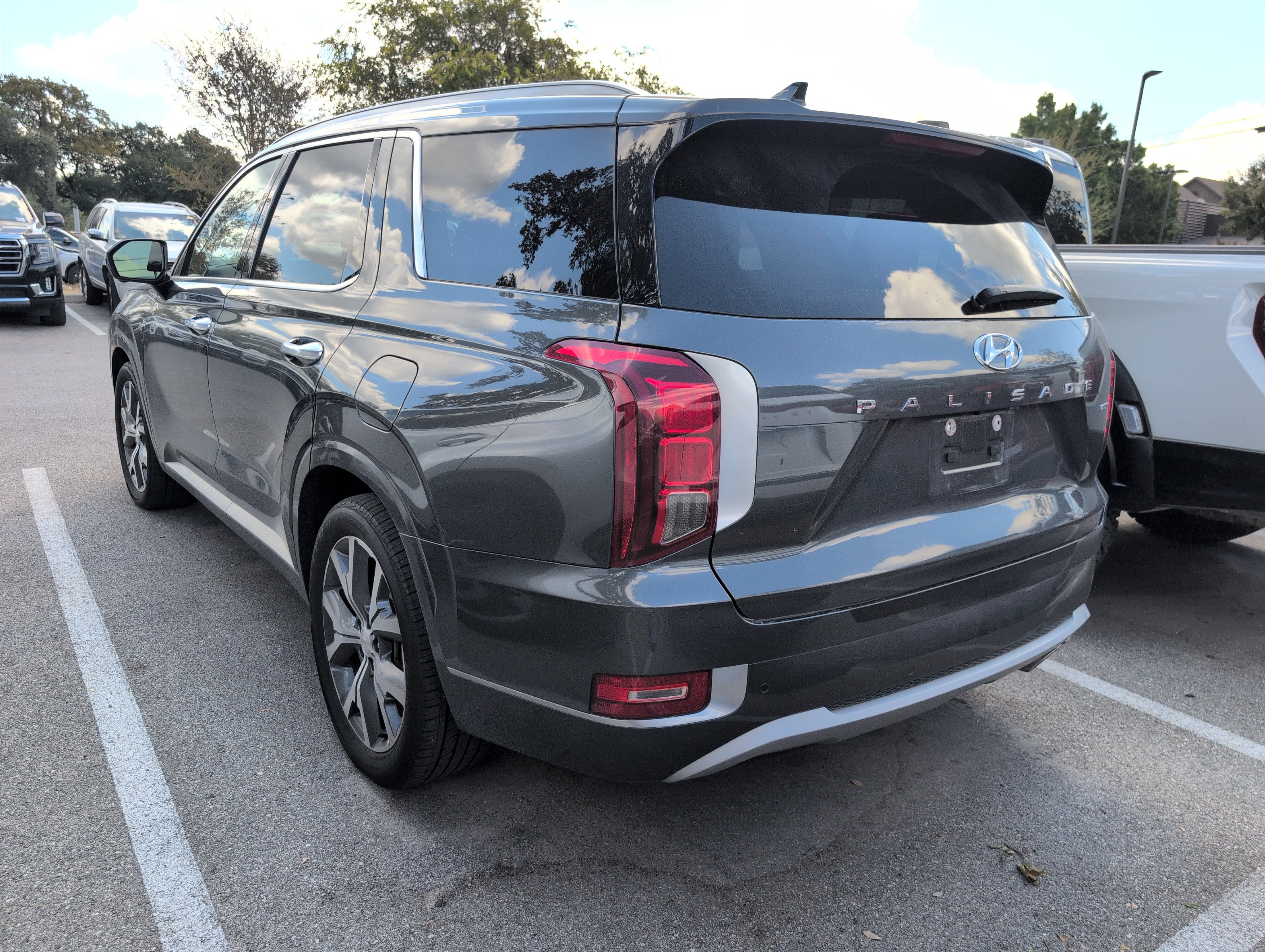 Used 2022 Hyundai Palisade Limited w/ Cargo Package AWD/4WD image 4