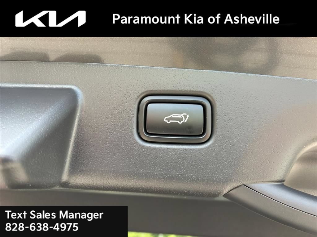 Certified 2025 Kia Niro FWD image 28