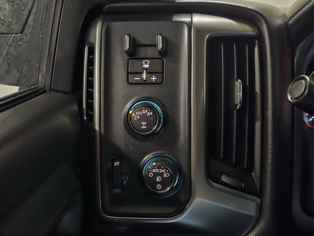 Used 2017 Chevrolet Silverado 1500 LT w/ All Star Edition image 19