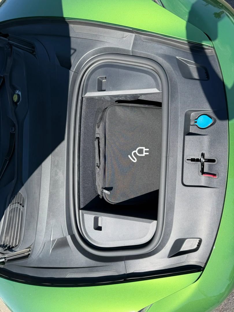 Used 2020 Porsche Taycan 4S image 33