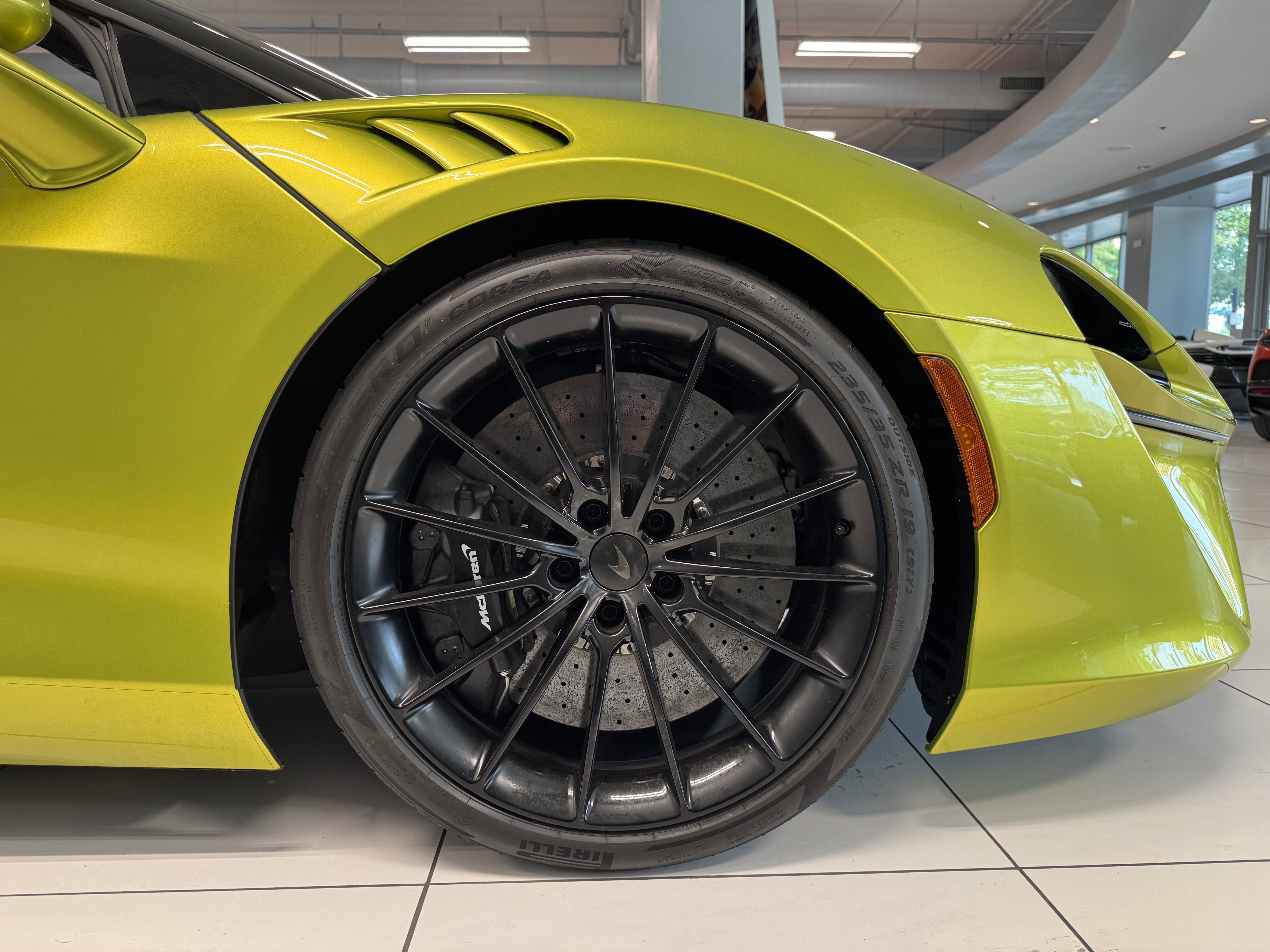 Used 2025 McLaren Artura Spider image 19