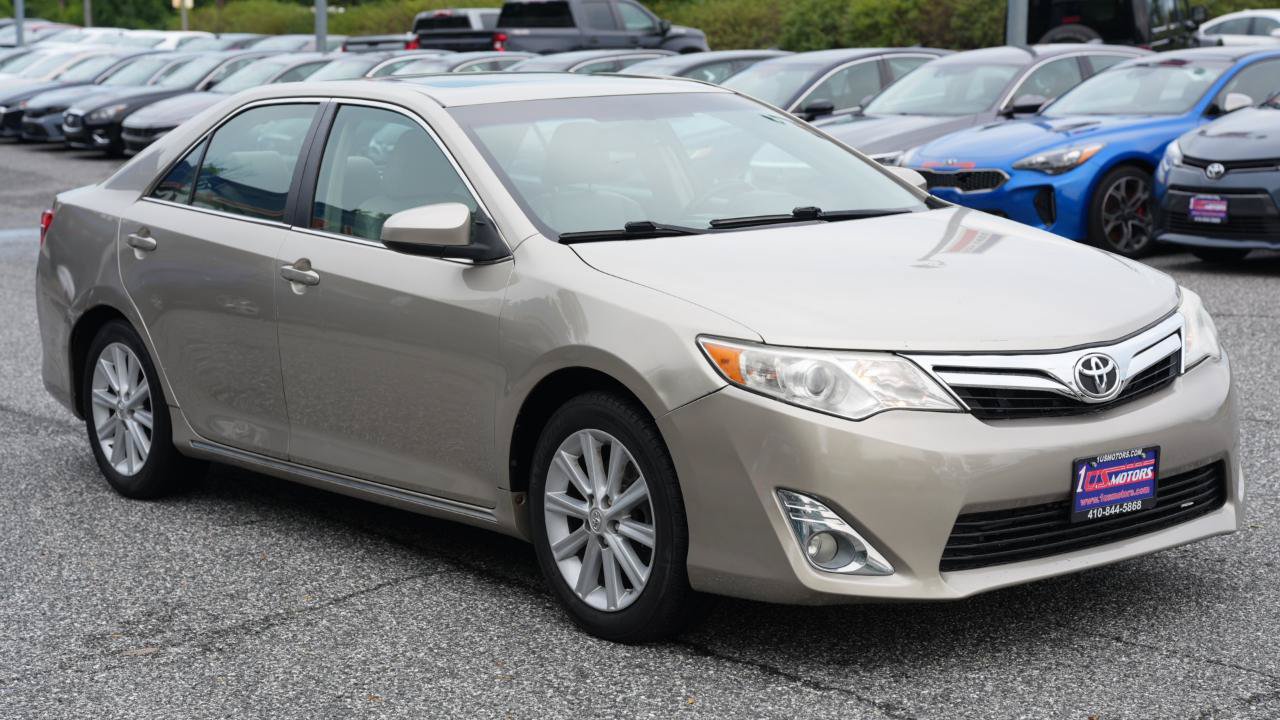 Used 2014 Toyota Camry XLE FWD image 3