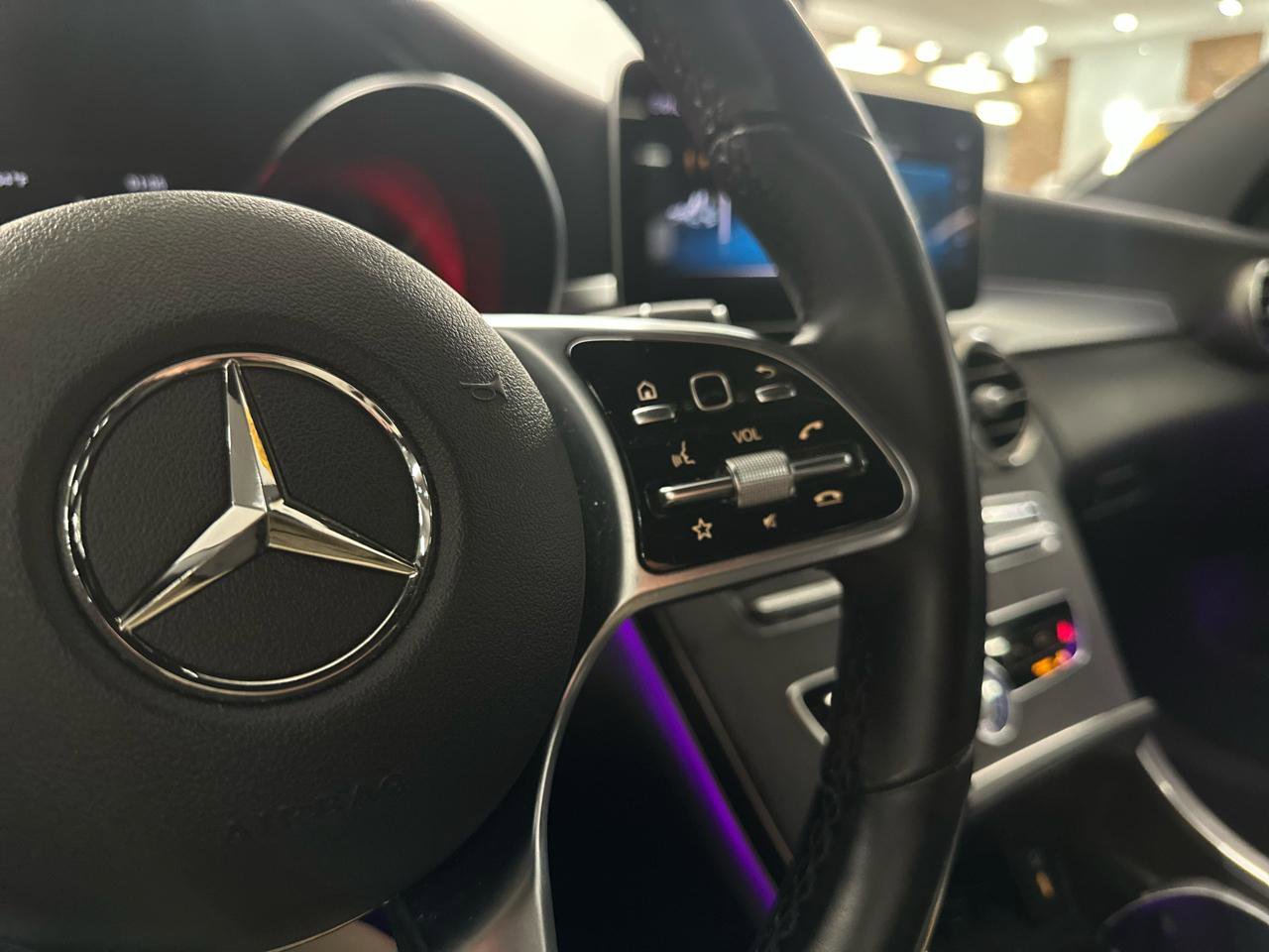Used 2020 Mercedes-Benz C 300 4MATIC Sedan w/ AMG Line image 28