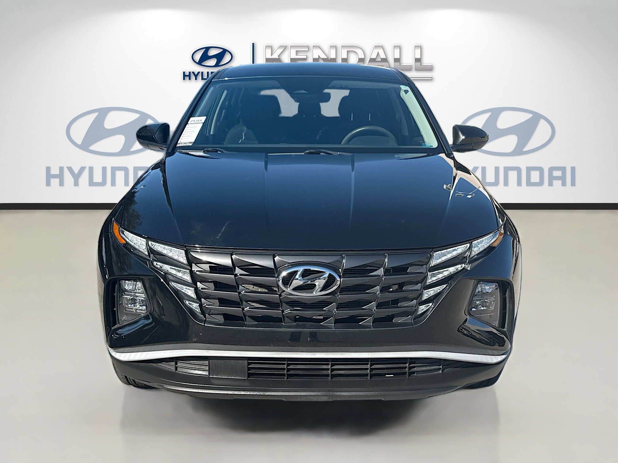 Used 2023 Hyundai Tucson SE image 2