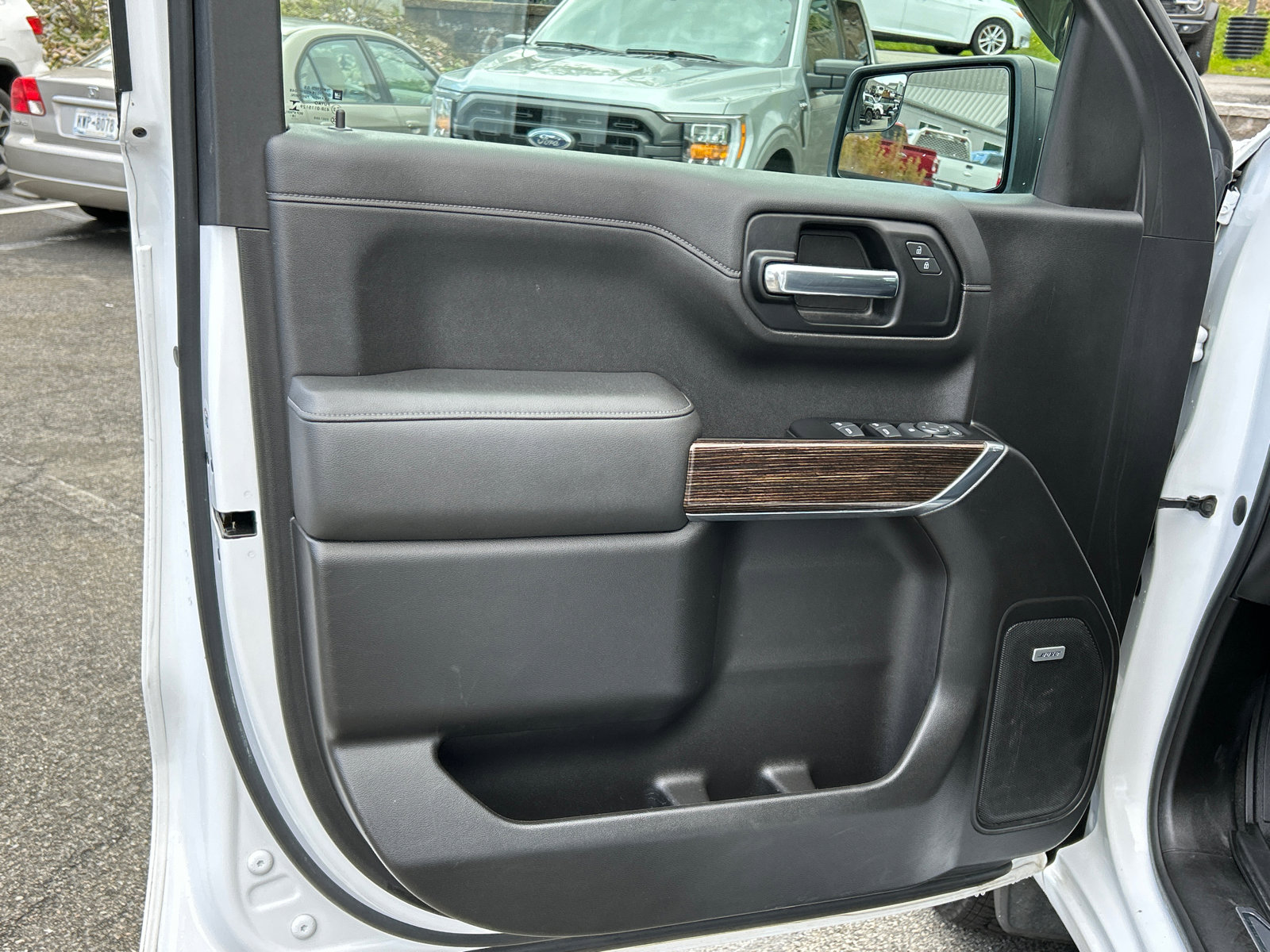 Used 2019 GMC Sierra 1500 Elevation w/ Elevation Value Package AWD/4WD image 9