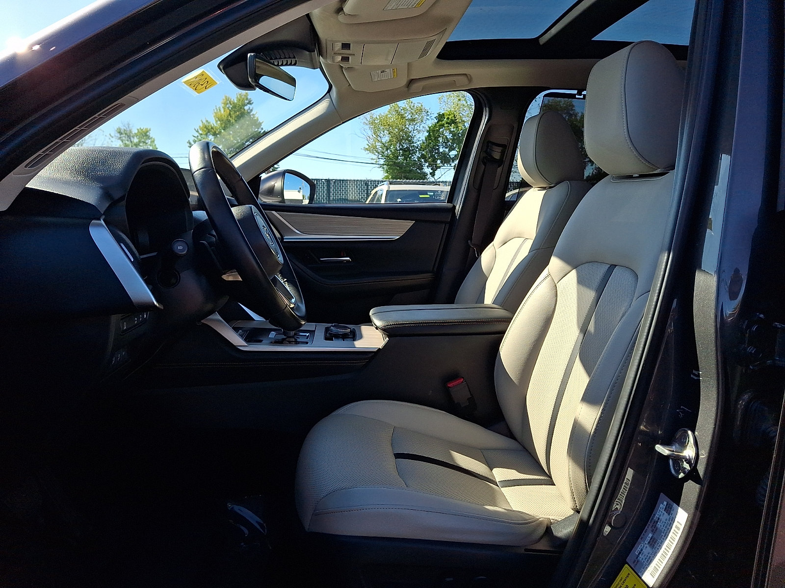 Certified 2024 MAZDA CX-90 Plug-In Hybrid w/ Premium Pkg AWD/4WD image 16