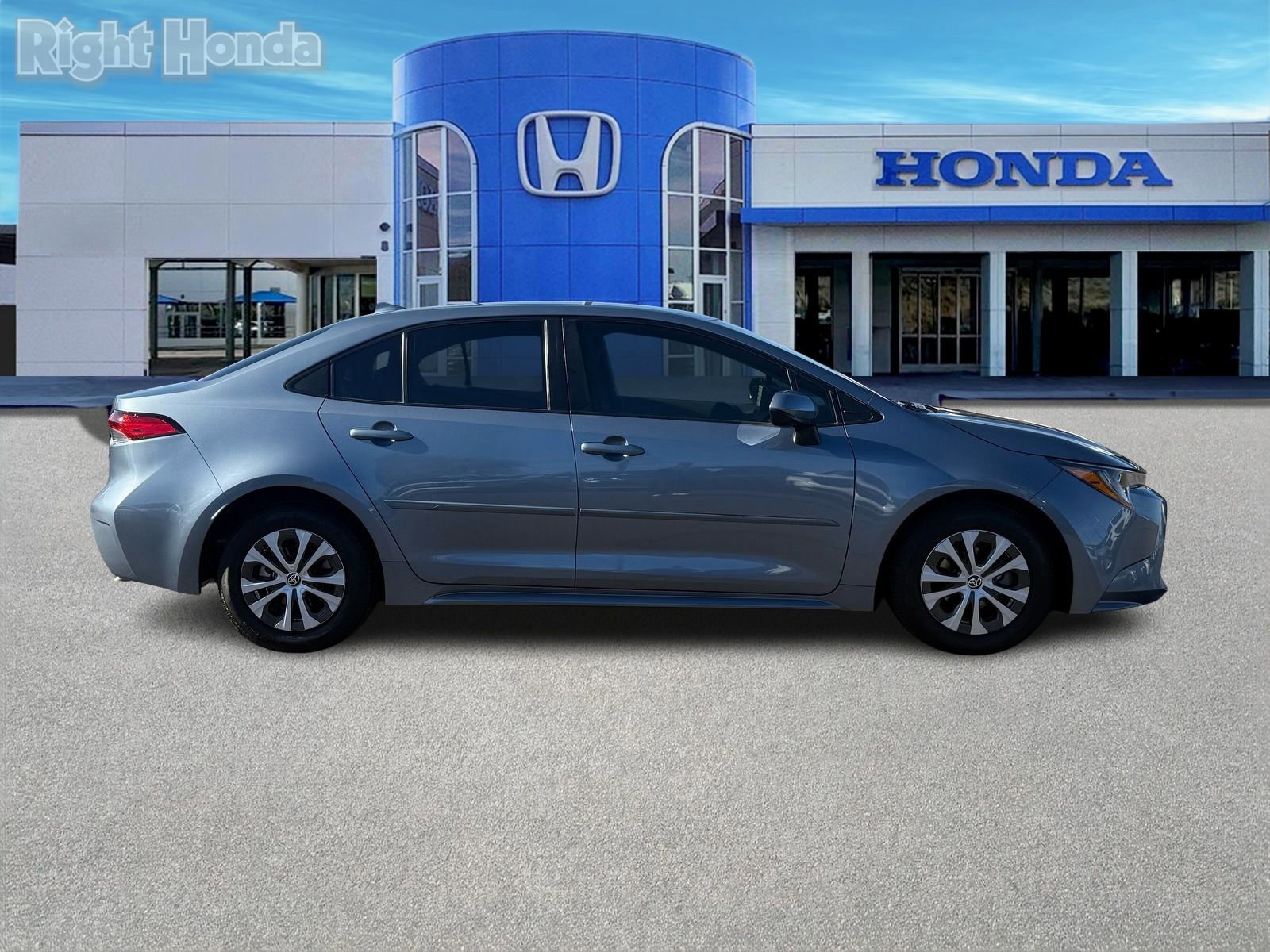 Used 2022 Toyota Corolla LE image 8