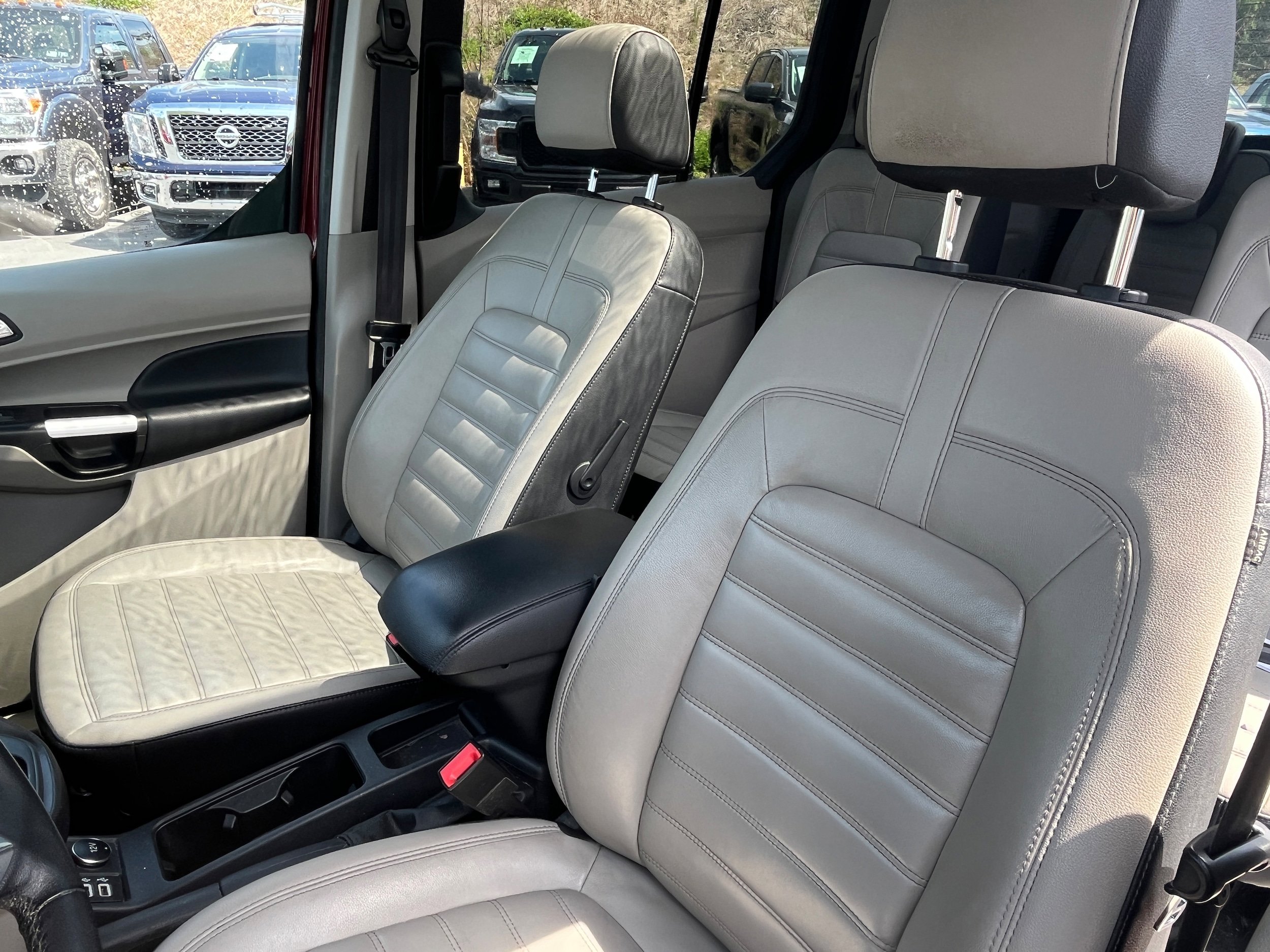 Used 2020 Ford Transit Connect Titanium FWD image 9