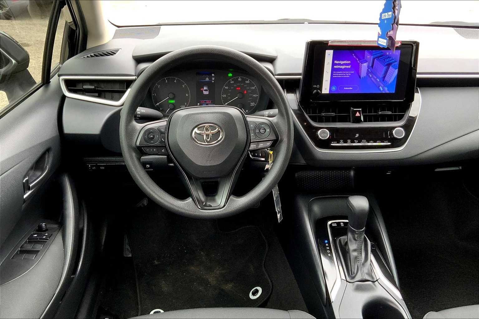 Used 2024 Toyota Corolla LE FWD image 6