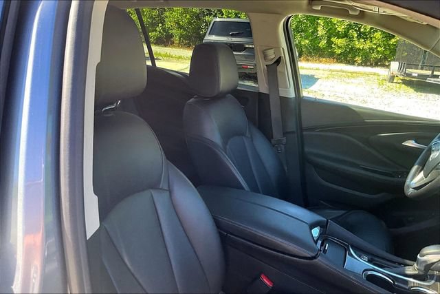 Used 2020 Buick Envision Essence AWD/4WD image 7