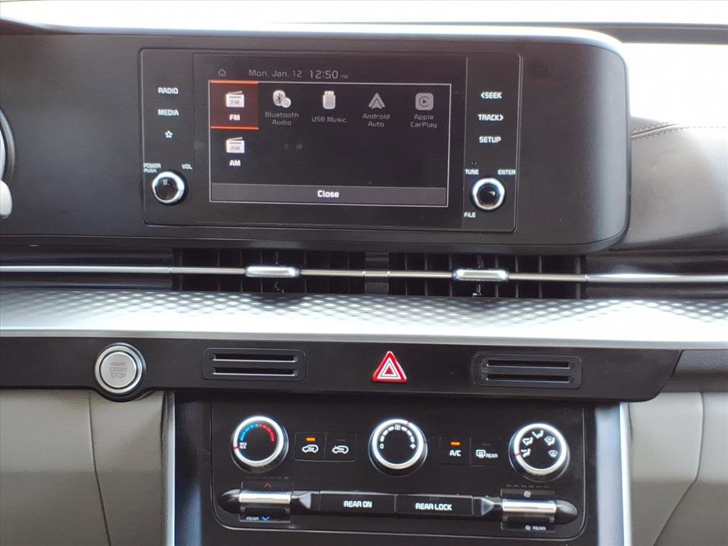 Used 2024 Kia Carnival LX image 25