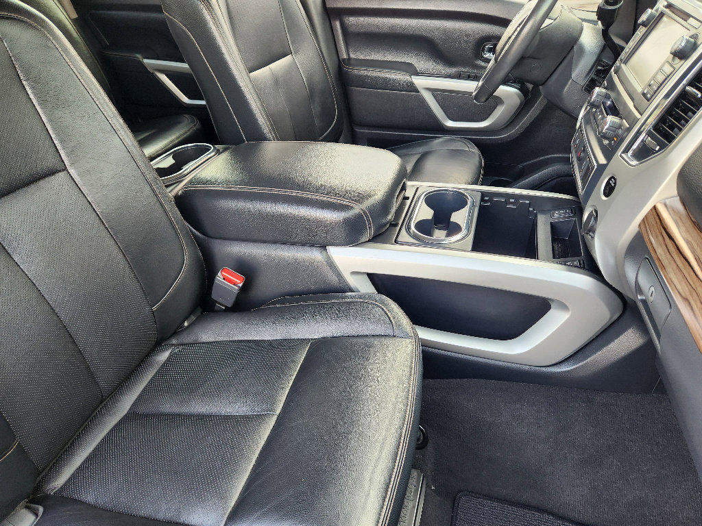 Used 2017 Nissan Titan SL image 14