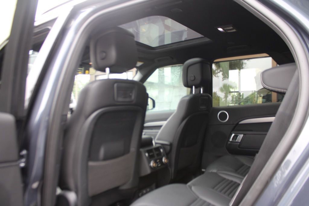 Certified 2024 Land Rover Discovery Dynamic SE image 27