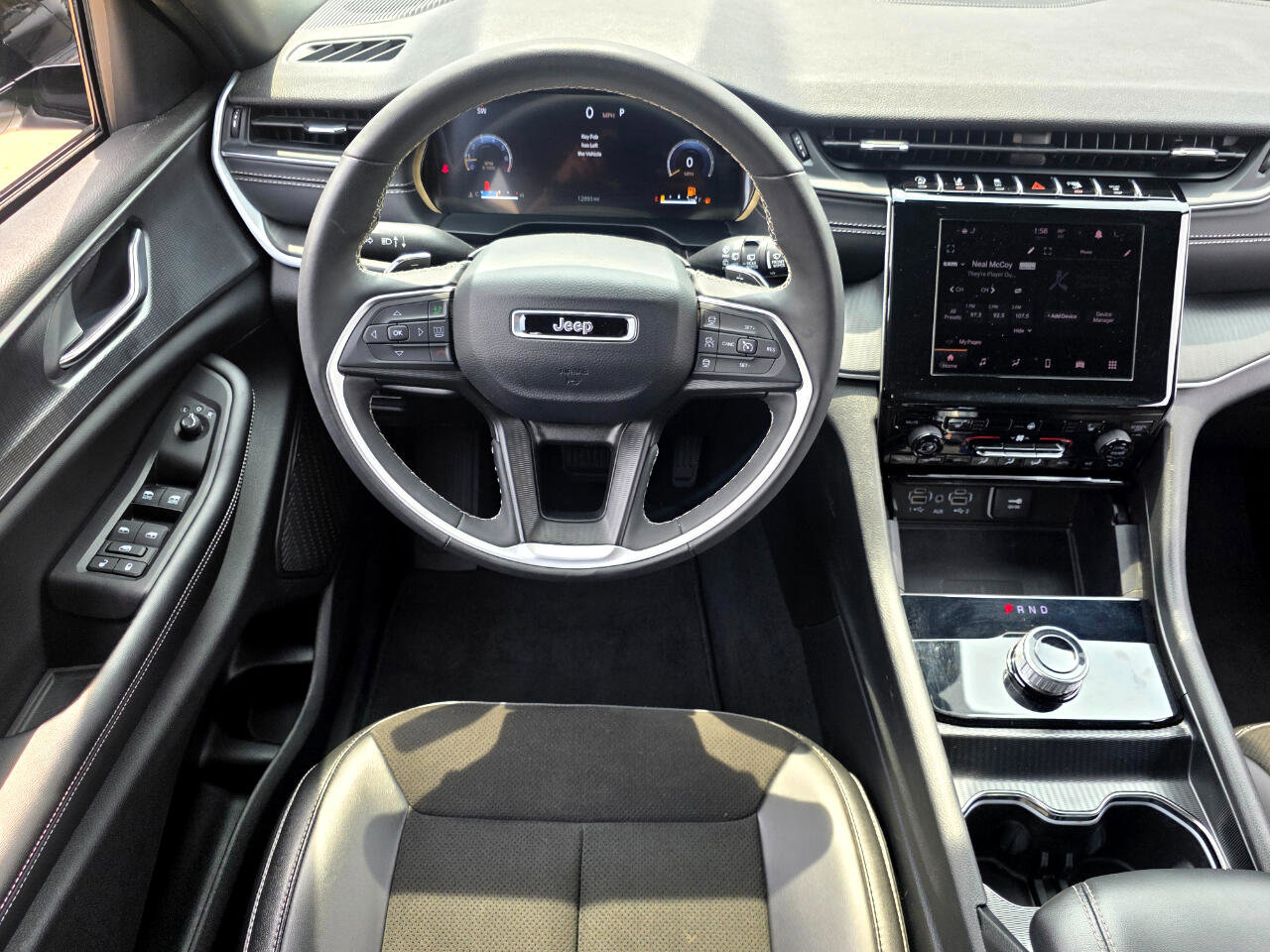 Used 2024 Jeep Grand Cherokee Altitude image 13