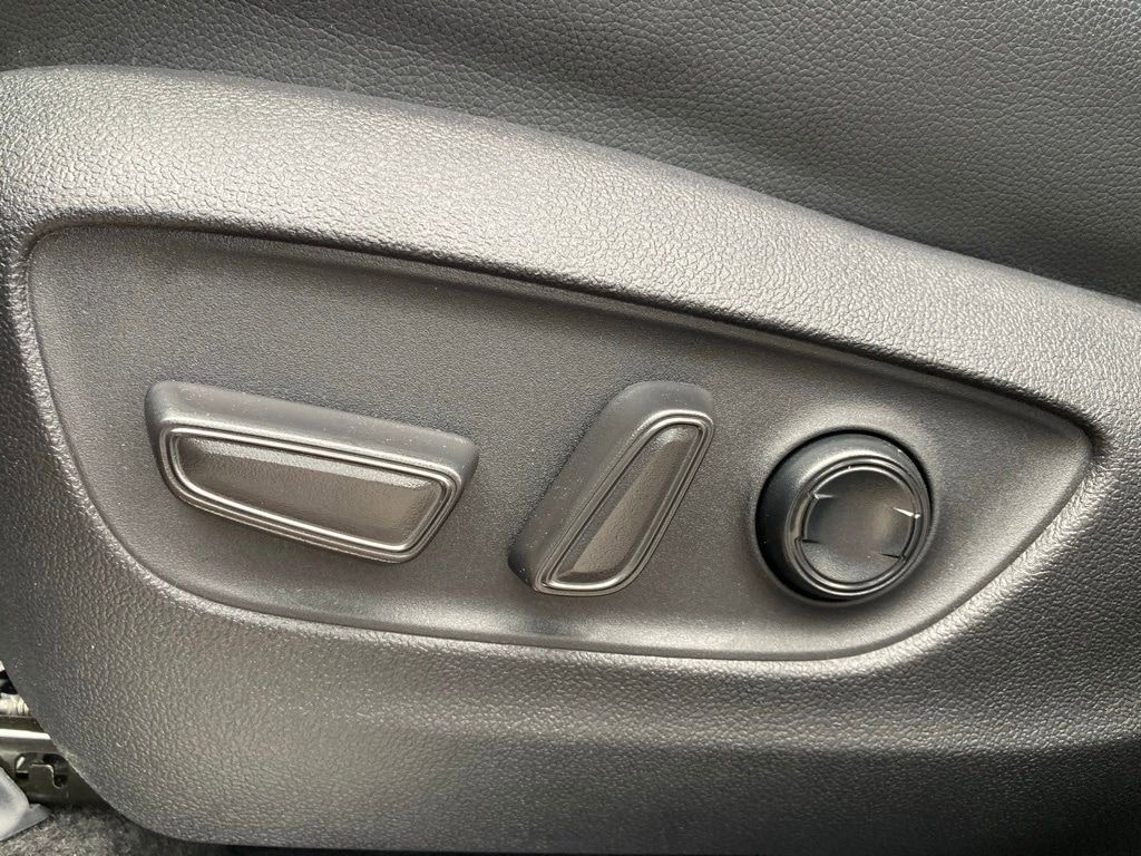 Certified 2025 Toyota Highlander Limited image 15