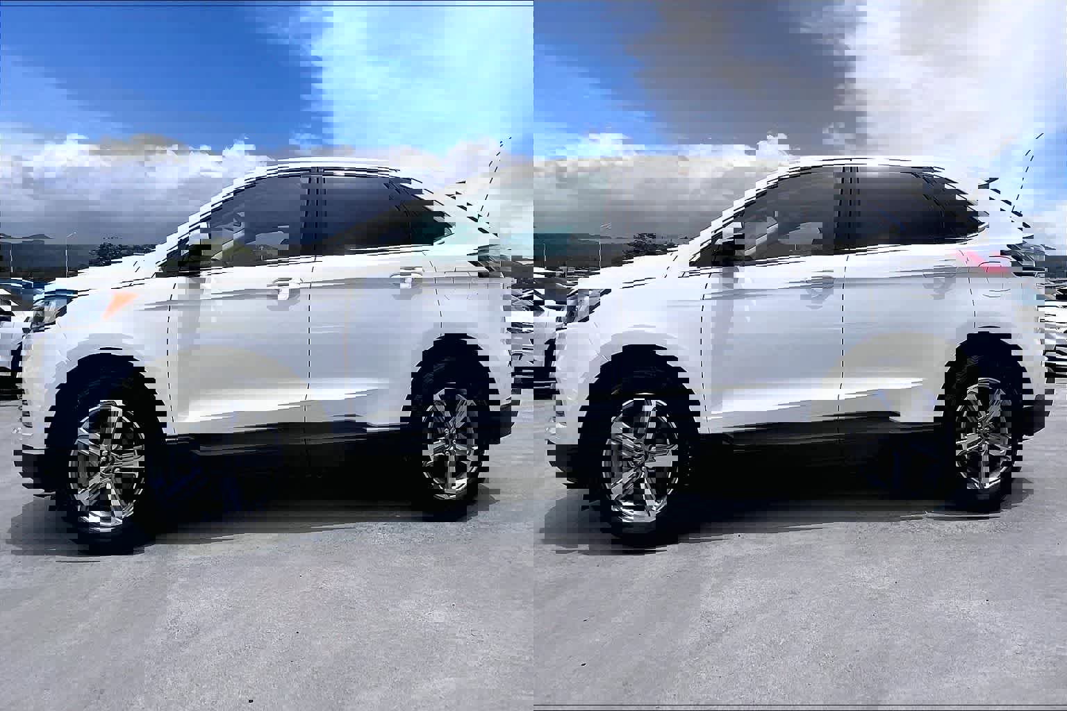 Certified 2024 Ford Edge SEL w/ Convenience Package image 3