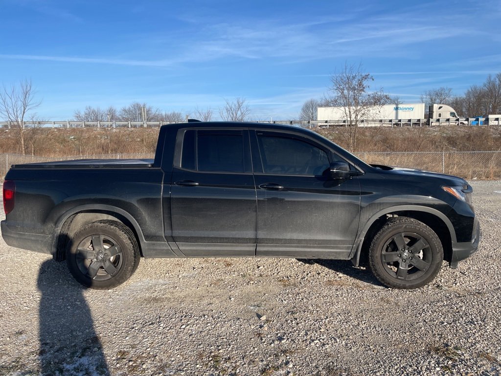 Used 2025 Honda Ridgeline Black Edition image 4