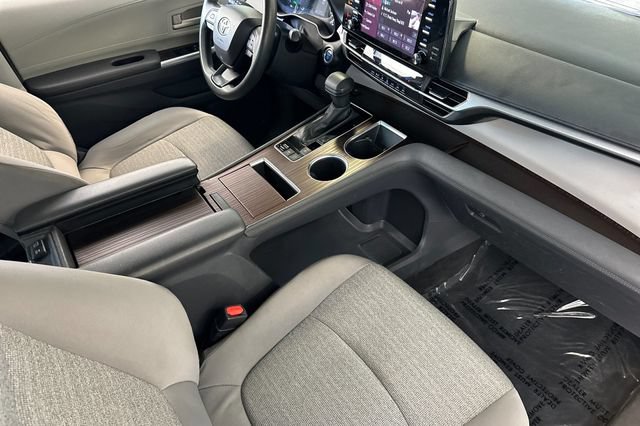 Used 2023 Toyota Sienna LE FWD image 21