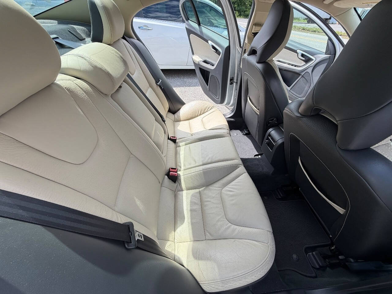 Used 2012 Volvo S60 T5 FWD image 11