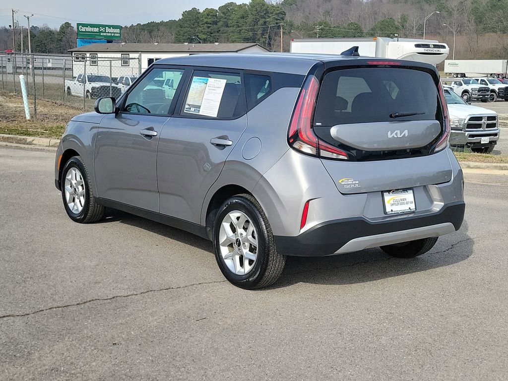Used 2024 Kia Soul LX w/ Option Group 015 FWD image 5