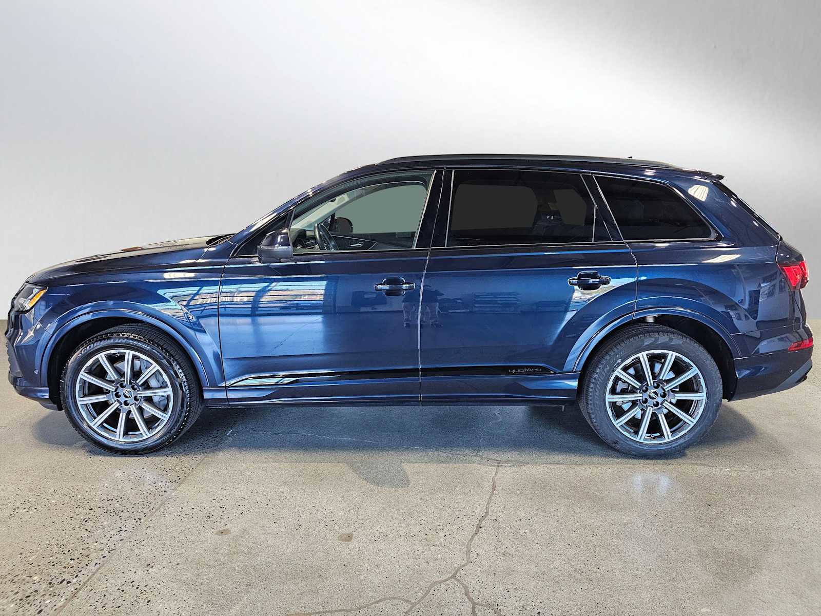 Used 2023 Audi Q7 2.0T Premium Plus w/ Premium Plus Package image 4