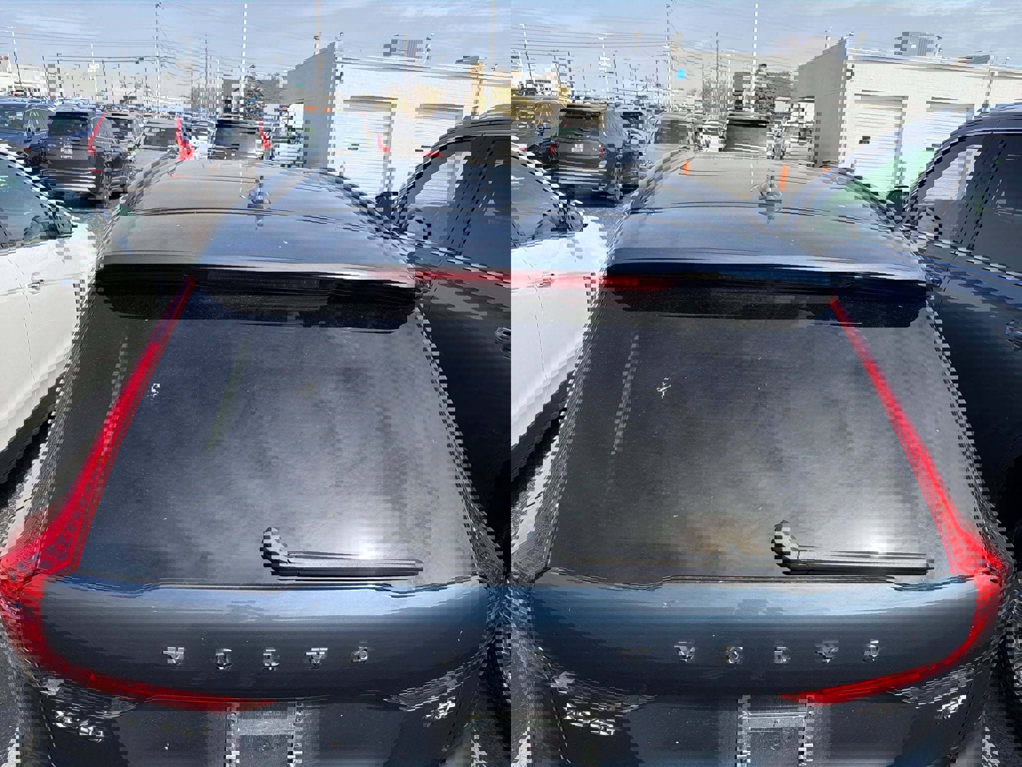 Used 2025 Volvo XC60 T8 Plus w/ Protection Package Premier image 8