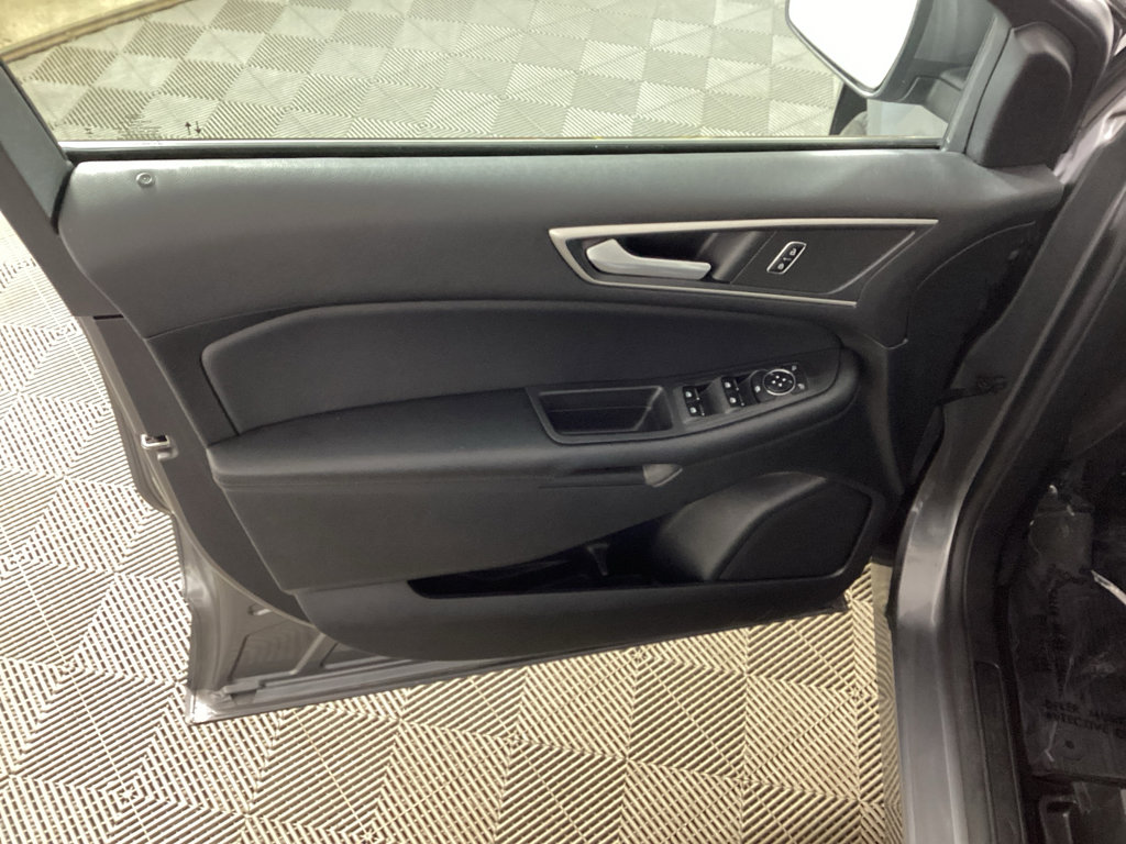 Used 2023 Ford Edge SEL w/ Convenience Package image 18