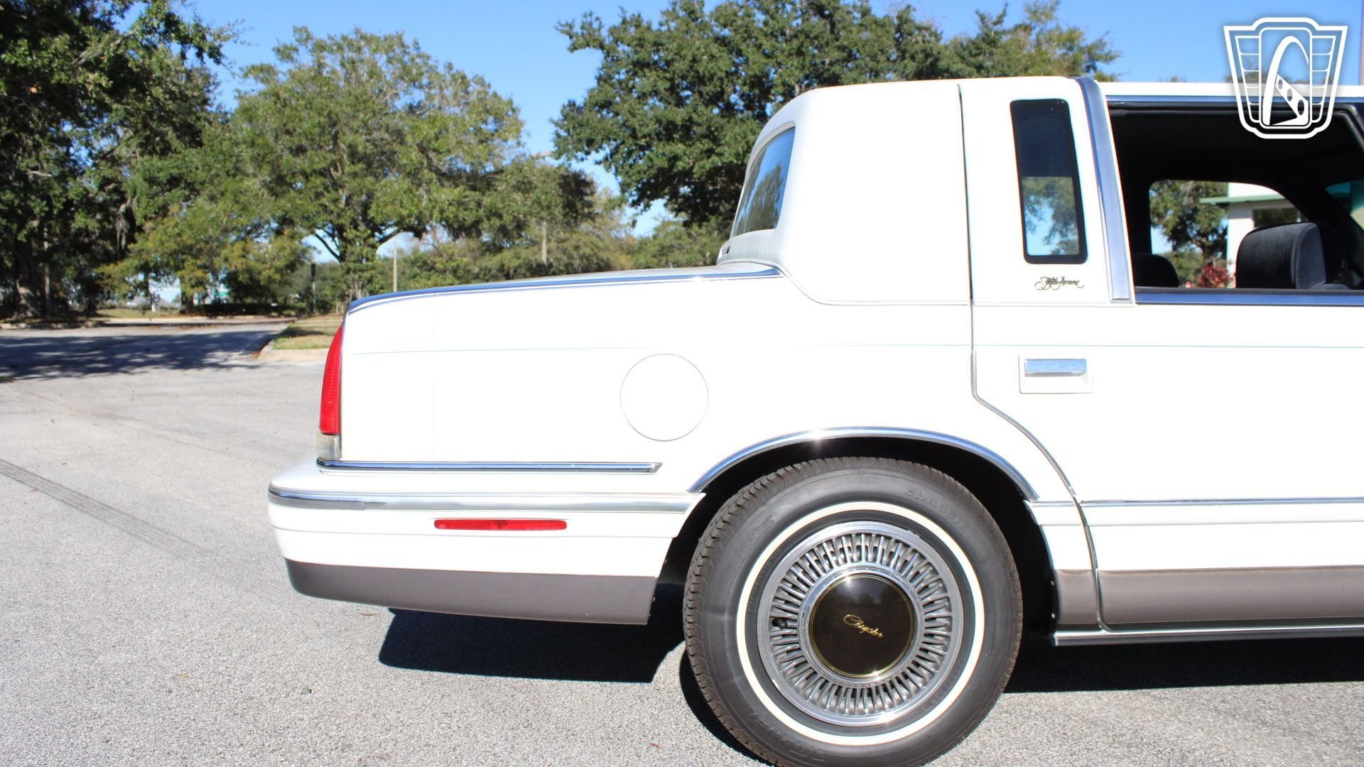 Used 1993 Chrysler New Yorker Fifth Avenue FWD image 35