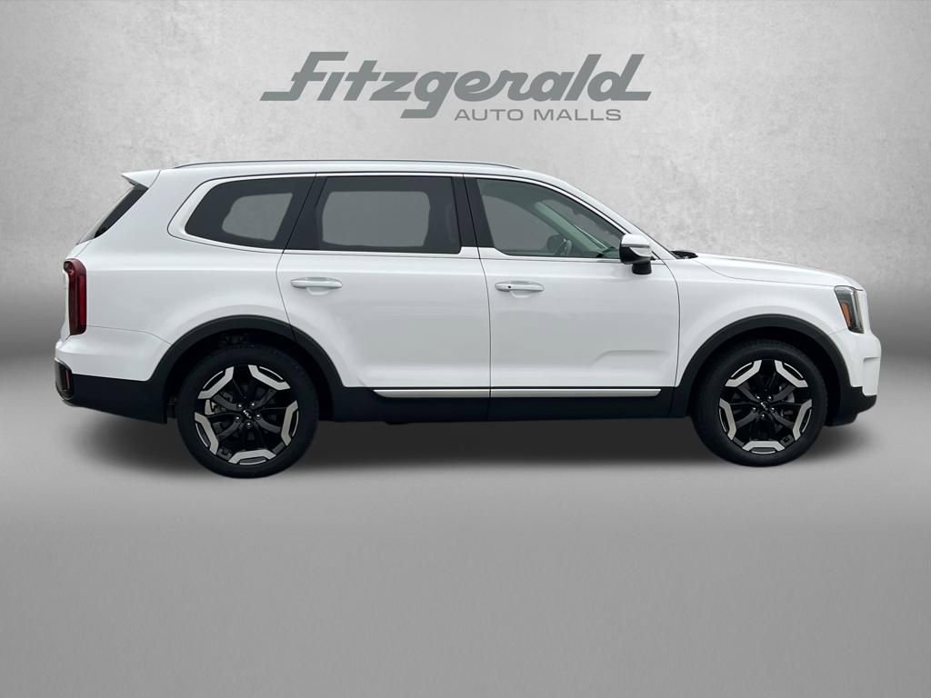 Used 2025 Kia Telluride S image 3