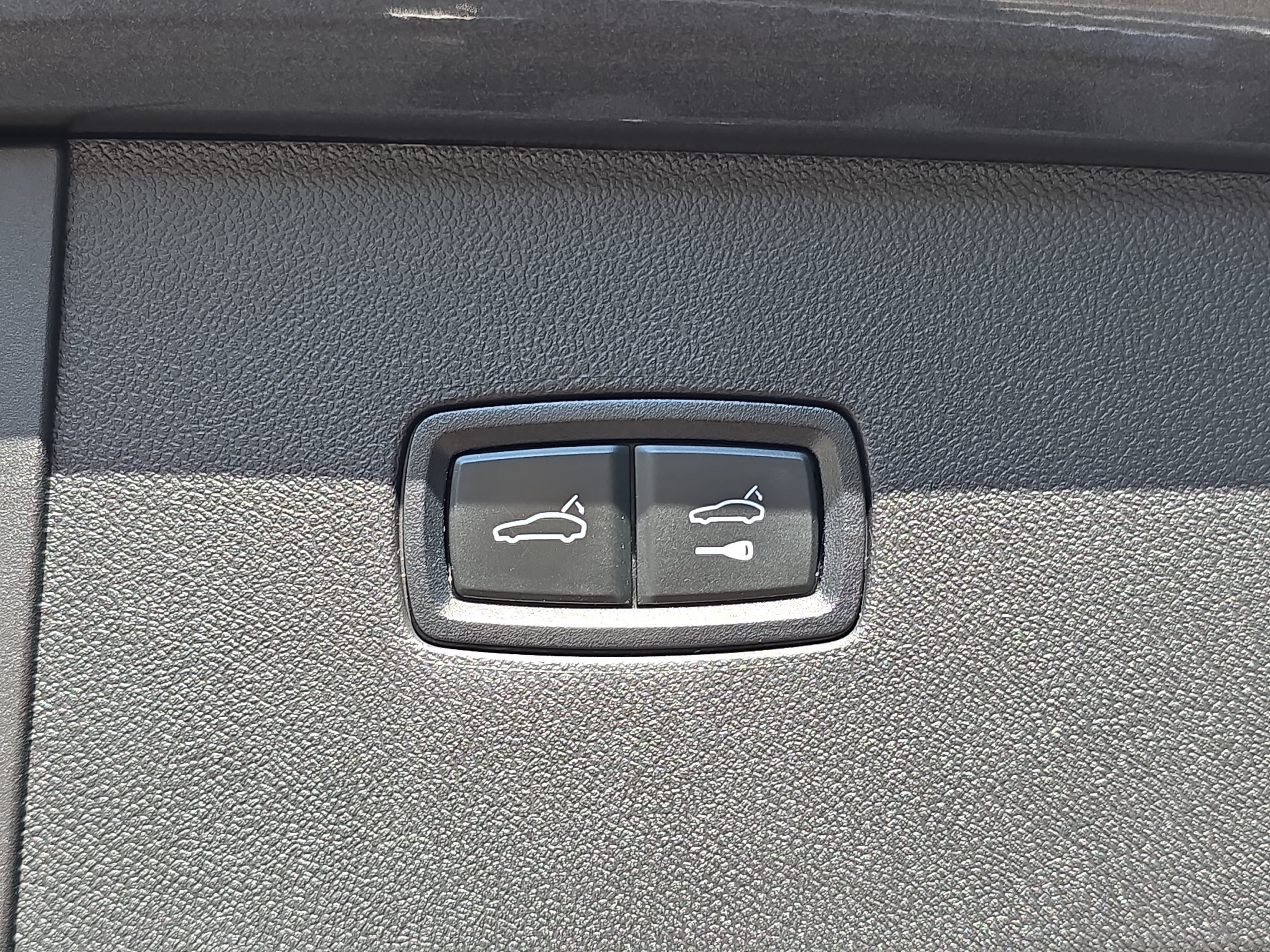 Used 2024 Porsche Cayenne Coupe AWD/4WD image 13