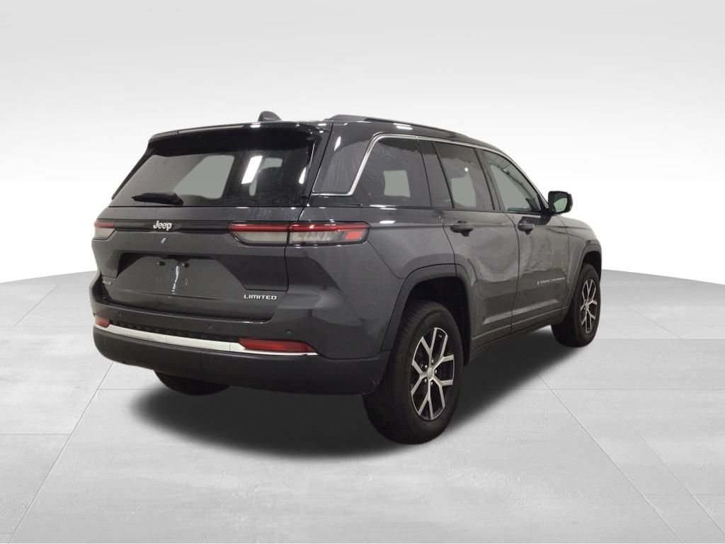 Used 2025 Jeep Grand Cherokee Limited AWD/4WD image 4