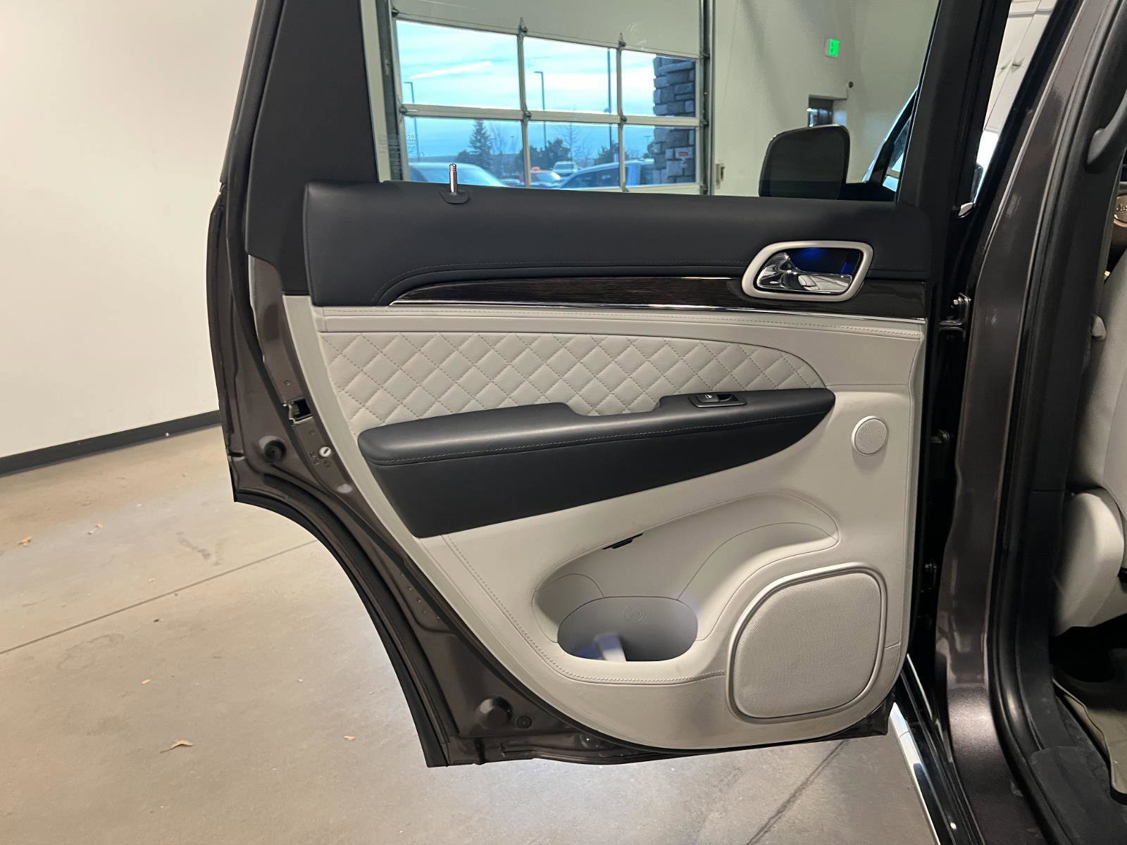 Used 2020 Jeep Grand Cherokee Summit image 33