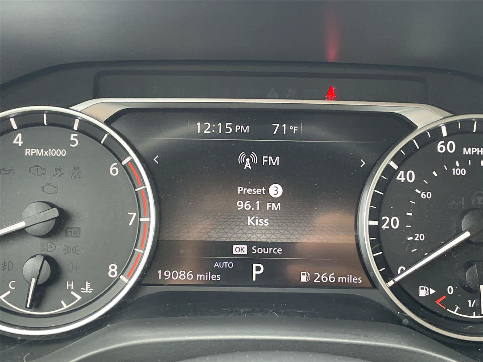 Used 2023 Nissan Rogue SV AWD/4WD image 29