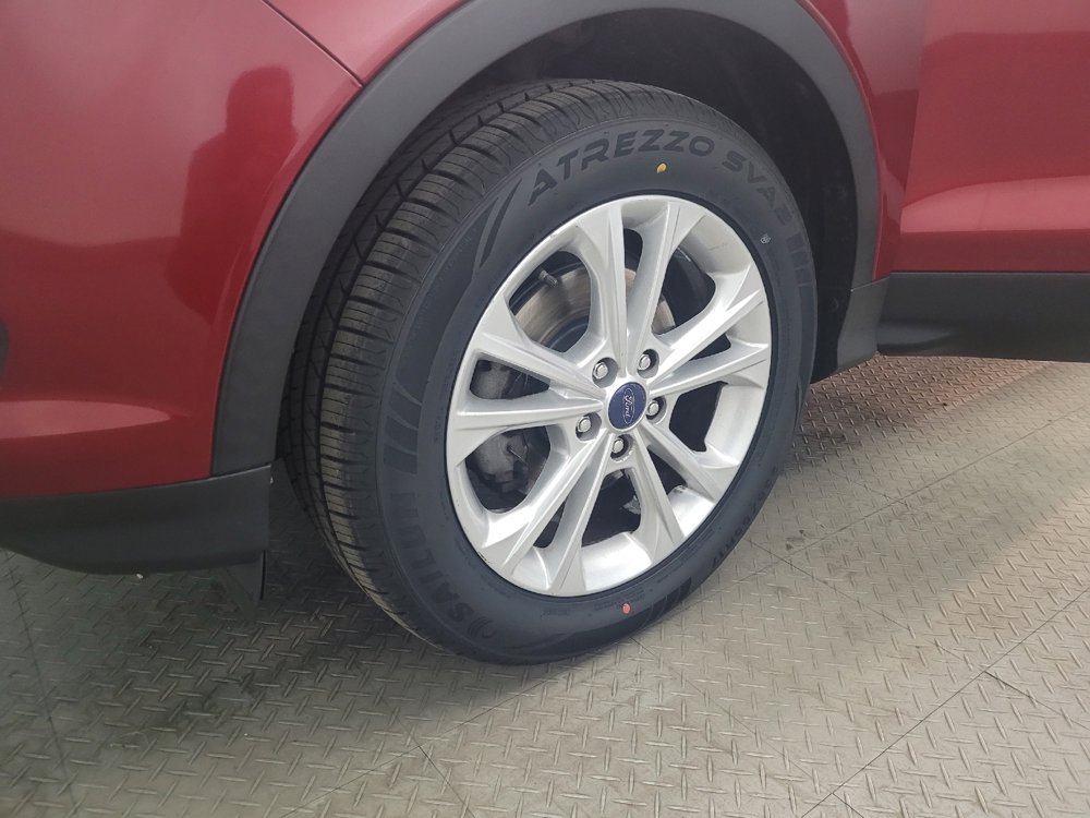Used 2017 Ford Escape SE w/ Equipment Group 201A FWD image 31