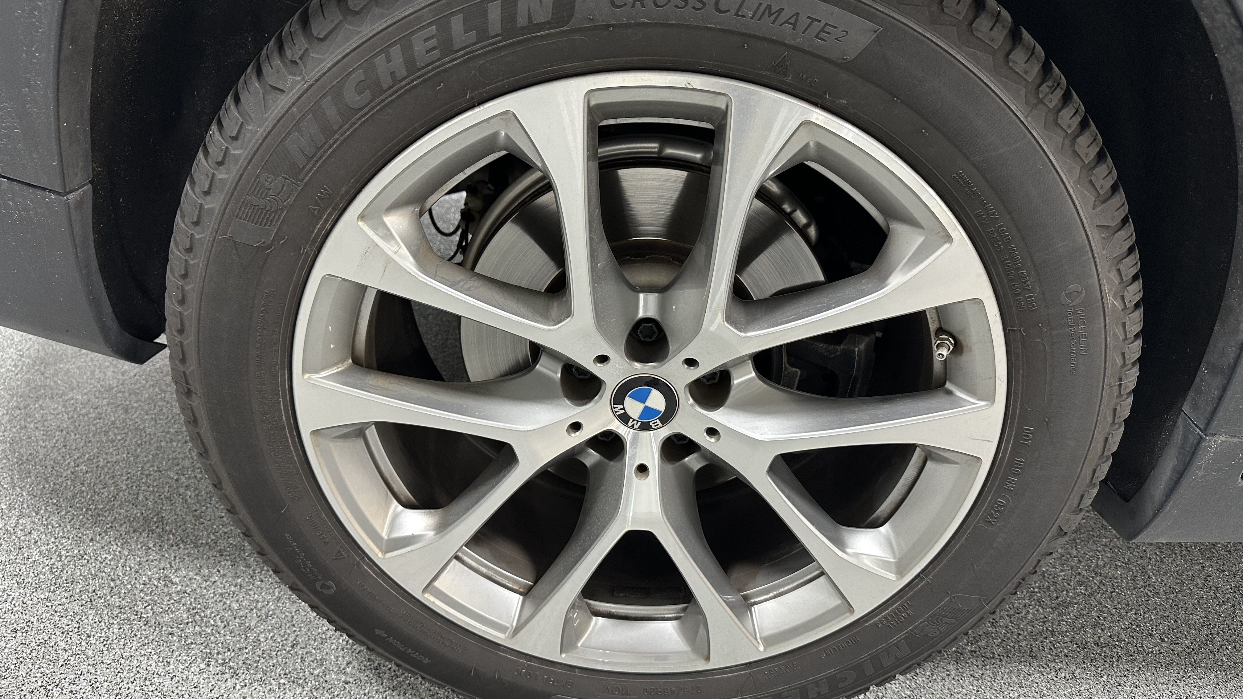 Used 2022 BMW X5 xDrive40i w/ Premium Package AWD/4WD image 14