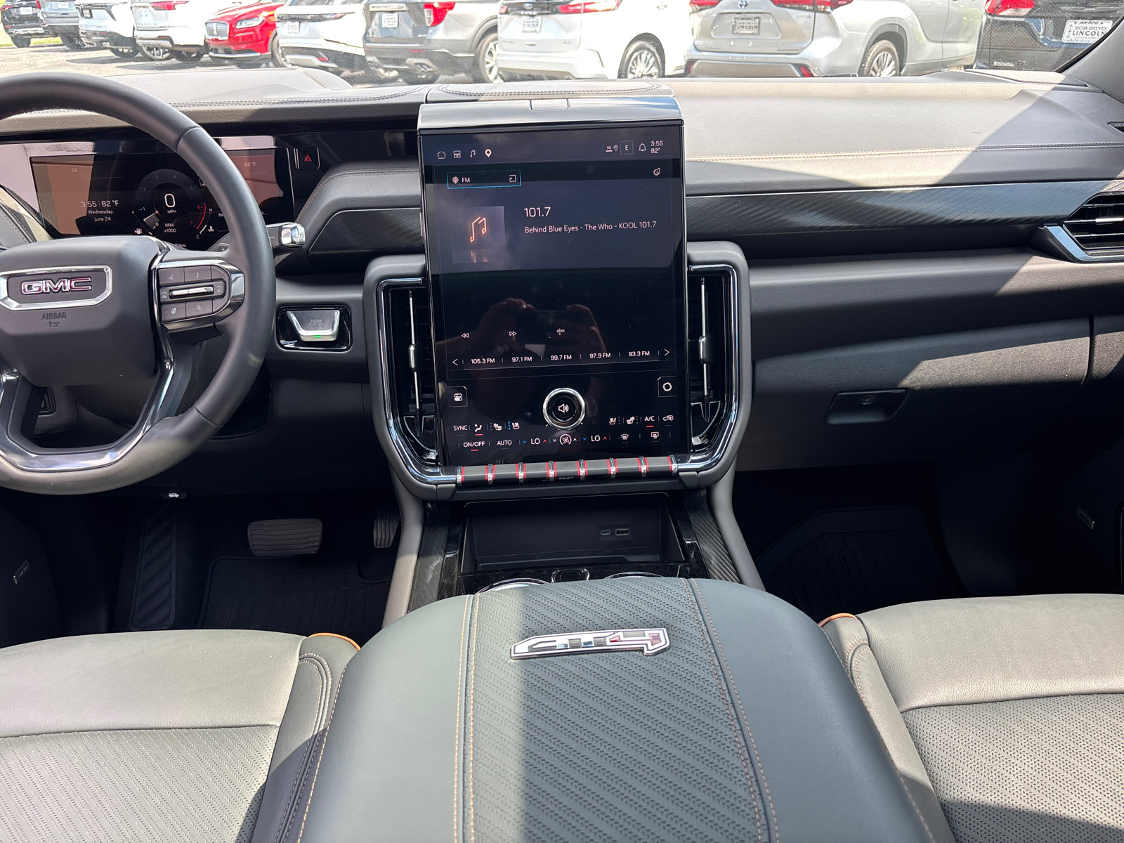 Used 2025 GMC Yukon AT4 w/ AT4 Premium Plus Package AWD/4WD image 28