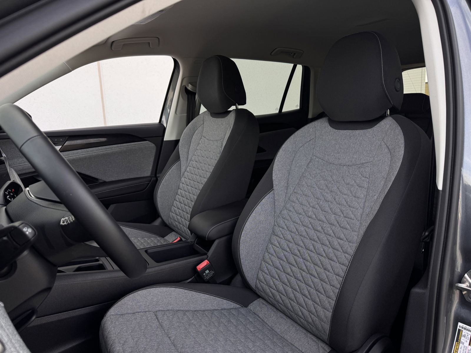 Used 2025 Volkswagen Tiguan S image 23