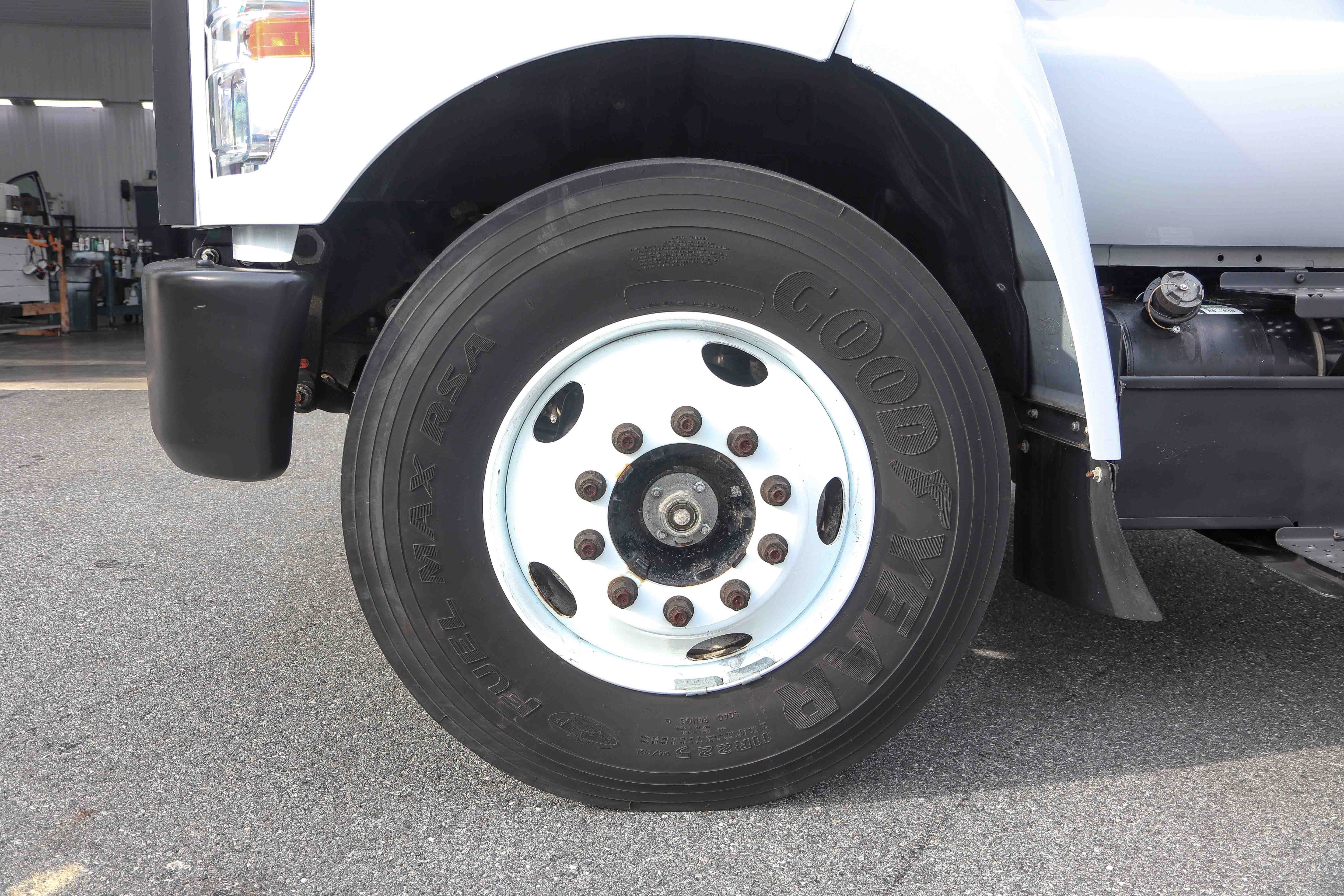 Used 2022 Ford F650 2WD Regular Cab Super Duty image 24